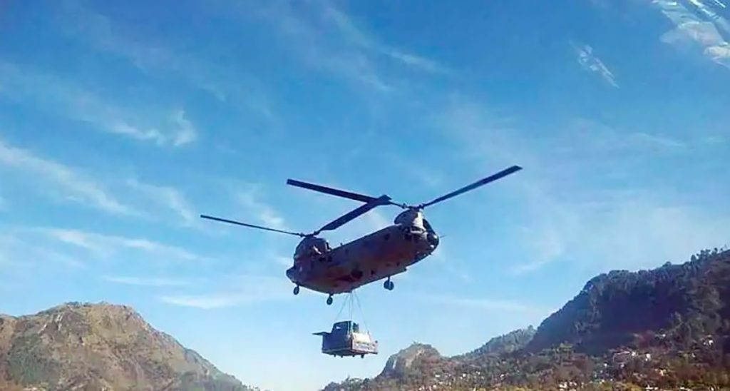 Chinook Helicoptor in Gunji