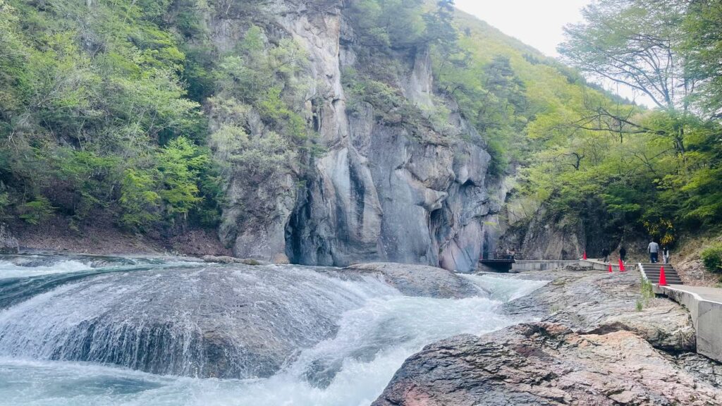 Fukiware-No-Take waterfalls